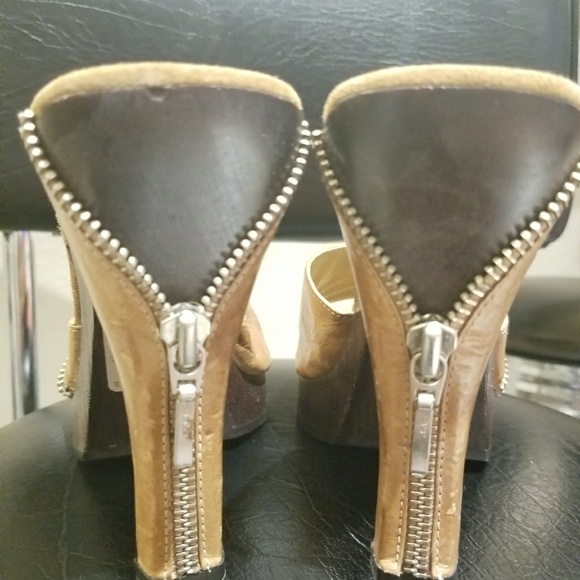 Rare Steven Madden Cognac Brown Heels w/Zipper - Picture 6 of 6
